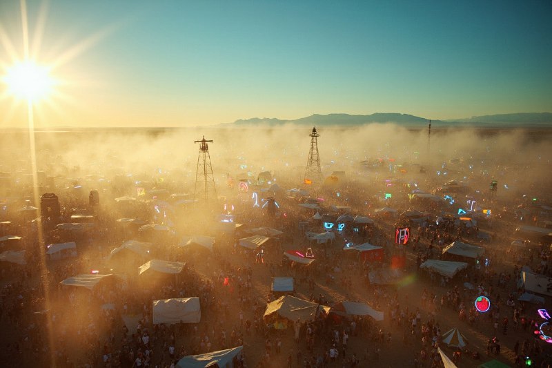 🇺🇸 Город, который существует только три месяца в году...